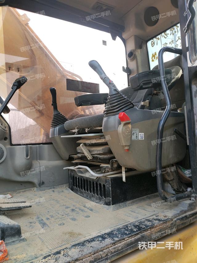 駕駛室正側(cè)（駕駛室部分）