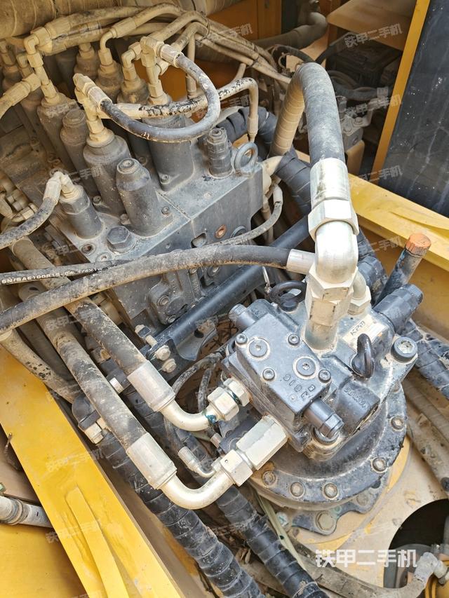 回轉(zhuǎn)馬達(dá)（上車部件）