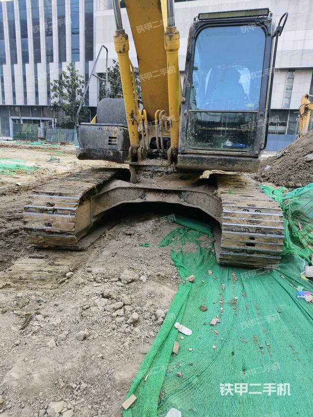 大臂油缸整體?豎拍（工作和回轉(zhuǎn)裝置）