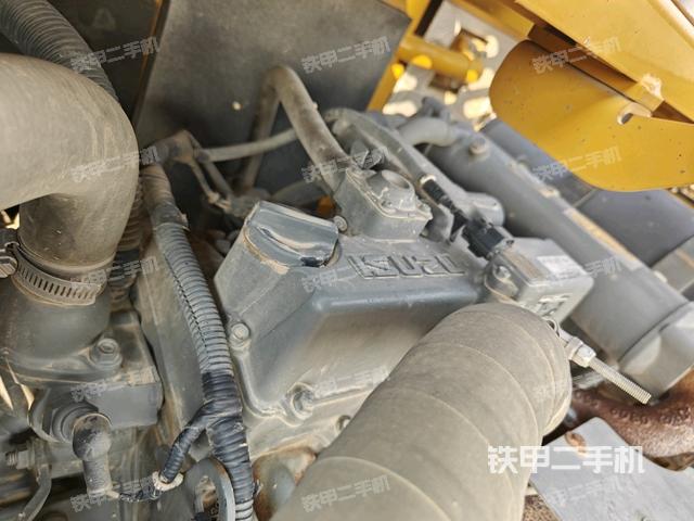 發(fā)動(dòng)機(jī)室（上車部件）