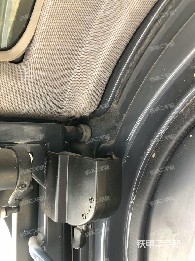 后窗玻璃角標(biāo)（駕駛室部分）