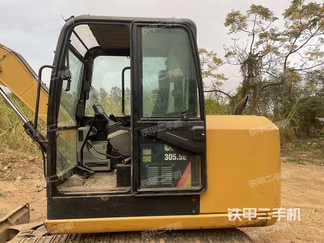 驾驶室整体（整机外观）