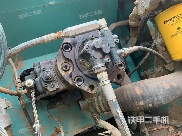 液壓泵艙室正面整體（整機(jī)外觀）