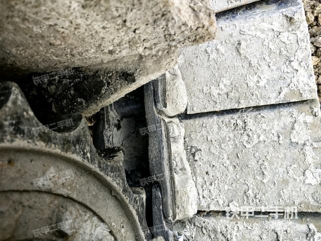 右驅動輪（行走機構）