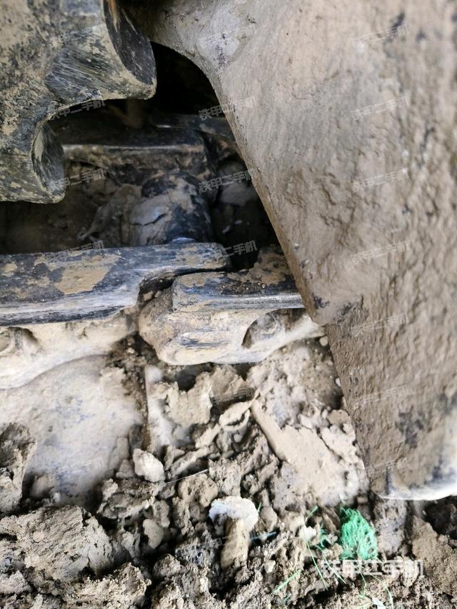 左驅(qū)動(dòng)輪（行走機(jī)構(gòu)）