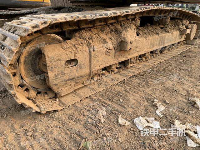 單側(cè)履帶整體（整機(jī)外觀）