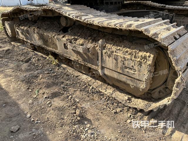 單側(cè)履帶整體（整機(jī)外觀）