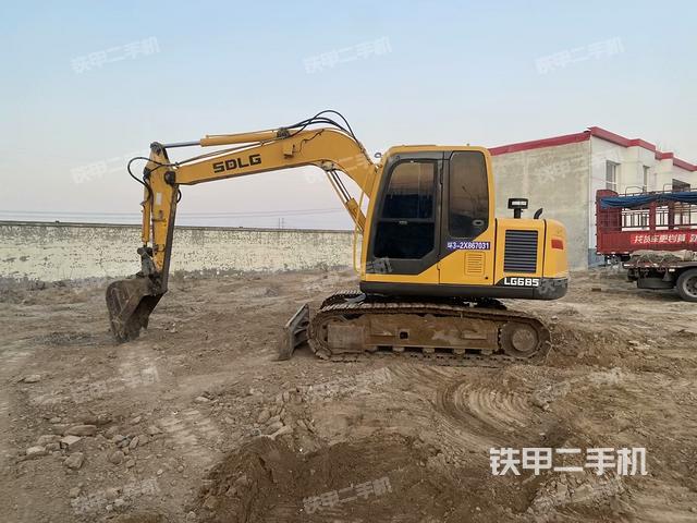 駕駛室整體（整機(jī)外觀）