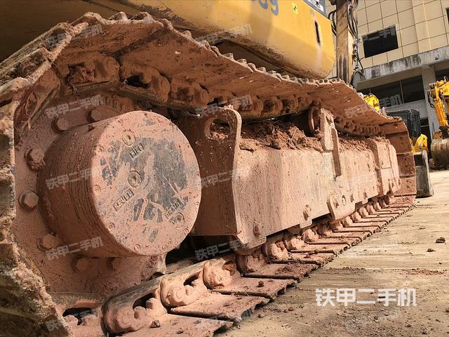 右側(cè)履帶整體?（行走機(jī)構(gòu)）