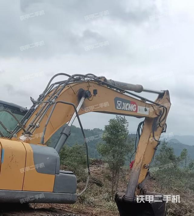 大臂整體?右側(cè)(工作和回轉(zhuǎn)裝置) 大臂整體?右側(cè)(工作和回轉(zhuǎn)裝置)