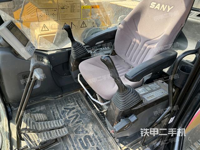 駕駛室整體（整機(jī)外觀）