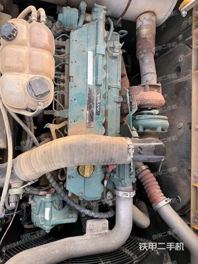 發(fā)動(dòng)機(jī)整體俯視(整機(jī)外觀) 發(fā)動(dòng)機(jī)整體俯視(整機(jī)外觀)