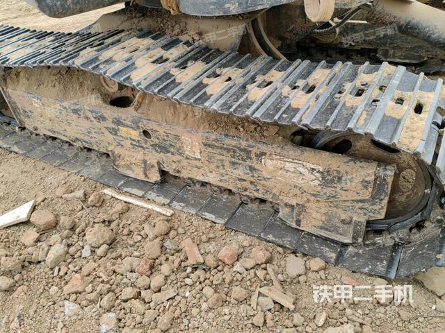 左側(cè)履帶整體?(行走機(jī)構(gòu)) 左側(cè)履帶整體?(行走機(jī)構(gòu))
