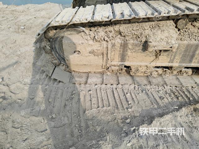 左導(dǎo)向輪（行走機(jī)構(gòu)）