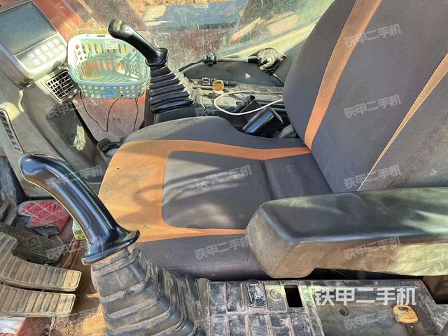 驾驶室整体（整机外观）