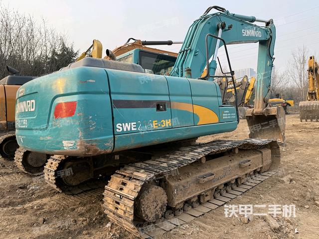 整機右后45°（整機外觀）