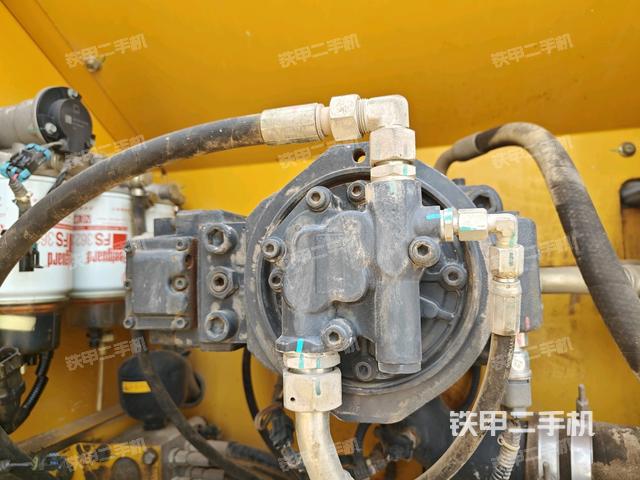 液壓泵斜45?左（大件艙室）