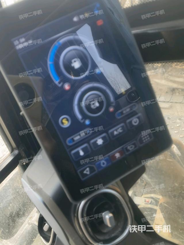 駕駛室整體（整機外觀）