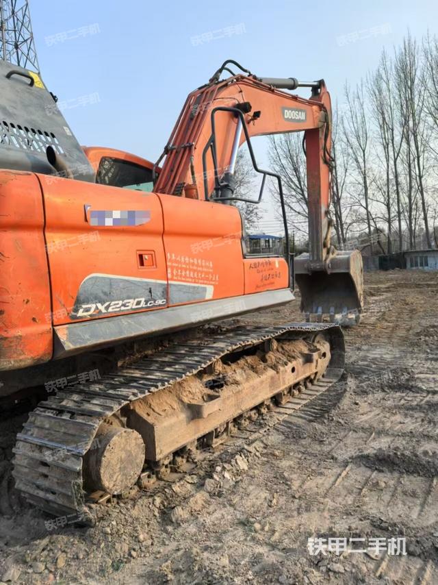 整機(jī)右后45°(整機(jī)外觀) 整機(jī)右后45°(整機(jī)外觀)