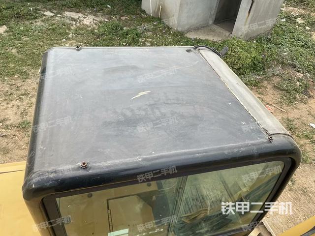 驾驶室顶部（整机外观）