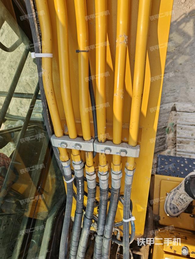 大臂背部俯視（工作和回轉(zhuǎn)裝置）