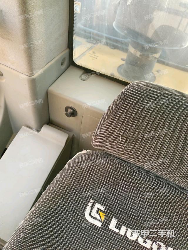 后窗玻璃角標(biāo)（駕駛室部分）