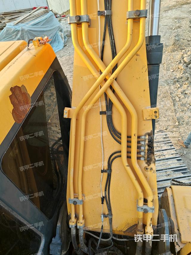 大臂背部俯視（工作和回轉(zhuǎn)裝置）