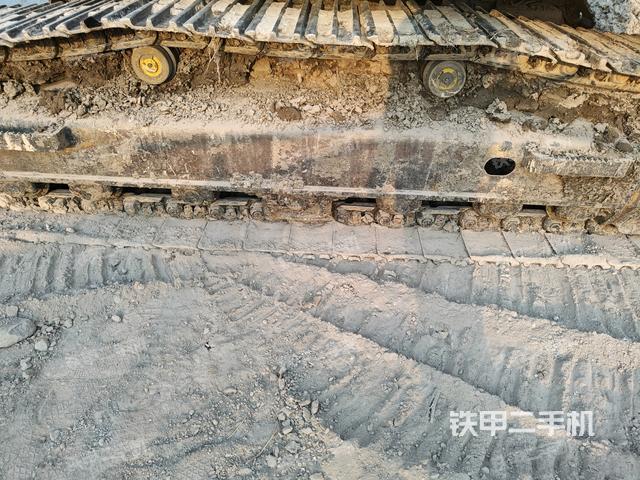 左側(cè)行走馬達(dá)蓋板（行走機(jī)構(gòu)）