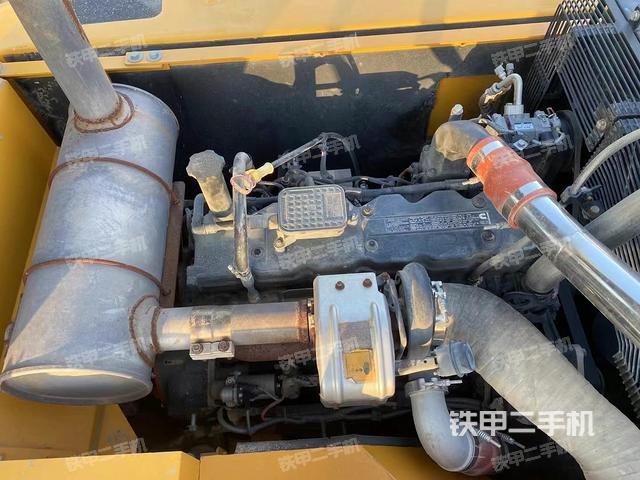 發(fā)動(dòng)機(jī)室（上車部件）