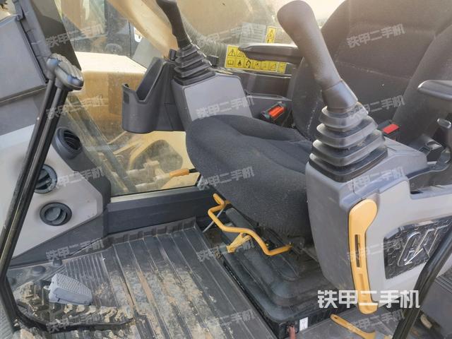 駕駛室整體(整機外觀) 駕駛室整體(整機外觀)