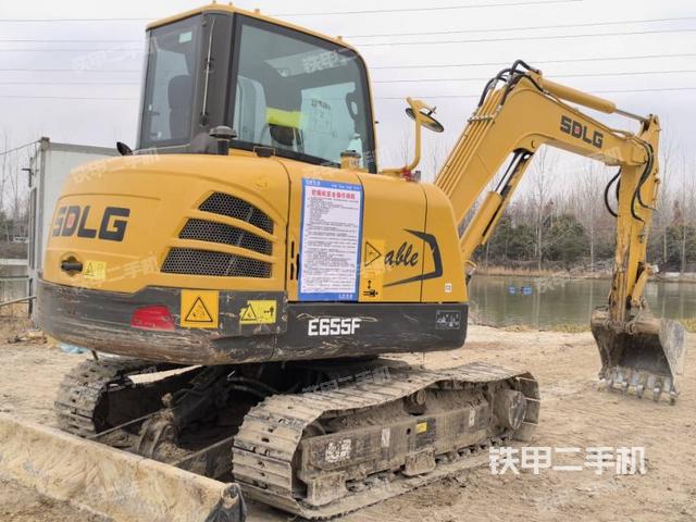 右后45(整機外觀) 右后45(整機外觀)