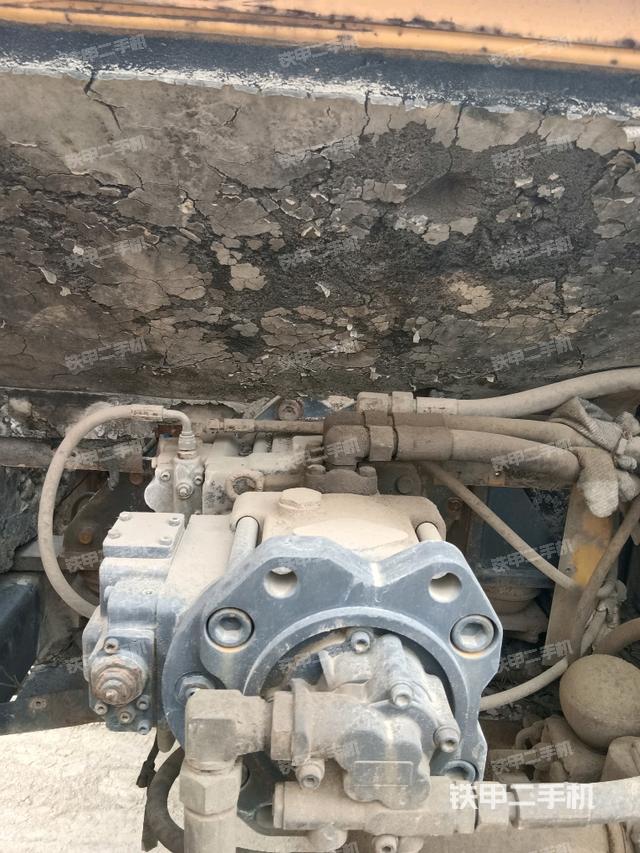 液壓泵斜45?左（大件艙室）