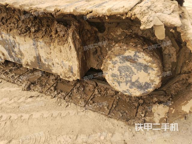 右側(cè)履帶整體?（行走機(jī)構(gòu)）