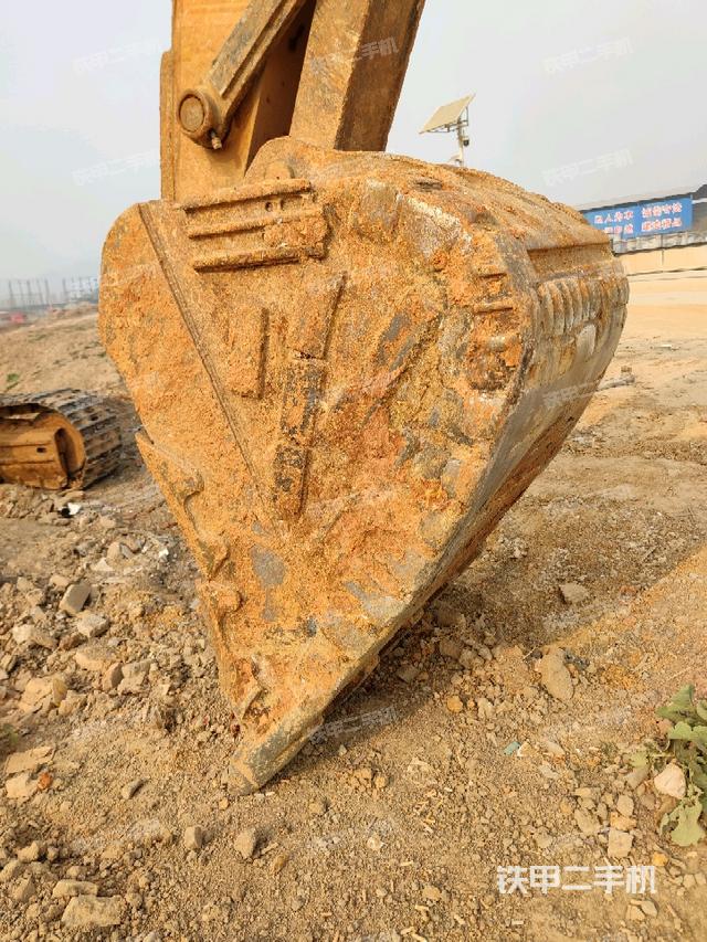 铲斗45度(工作和回转装置) 铲斗45度(工作和回转装置)