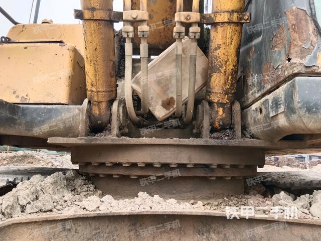 大臂油缸整體?豎拍（工作和回轉(zhuǎn)裝置）