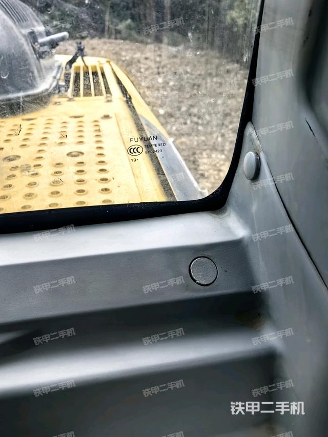 后窗玻璃角標(biāo)（駕駛室部分）