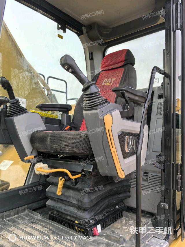 駕駛室左后45度（駕駛室部分）