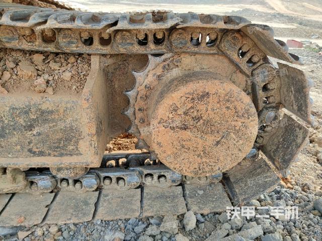 左驱动轮(行走机构) 左驱动轮(行走机构)