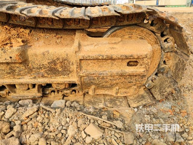 左导向轮(行走机构) 左导向轮(行走机构)