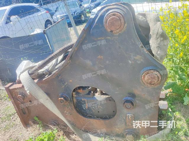 整機(jī)左側(cè)(設(shè)備外觀及核心部件) 整機(jī)左側(cè)(設(shè)備外觀及核心部件)