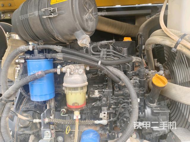 發(fā)動(dòng)機(jī)室（上車部件）