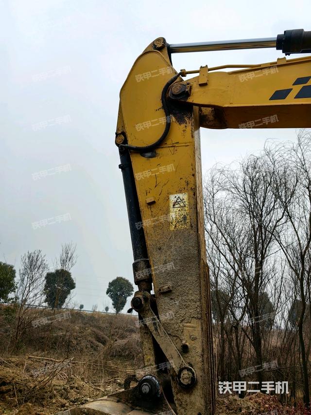 小臂整體左后(工作和回轉(zhuǎn)裝置) 小臂整體左后(工作和回轉(zhuǎn)裝置)