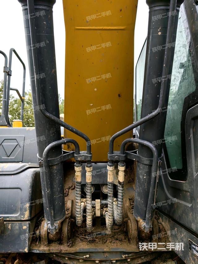 大臂油缸整體?豎拍（工作和回轉(zhuǎn)裝置）