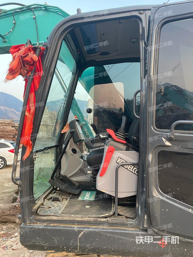 驾驶室整体（整机外观）