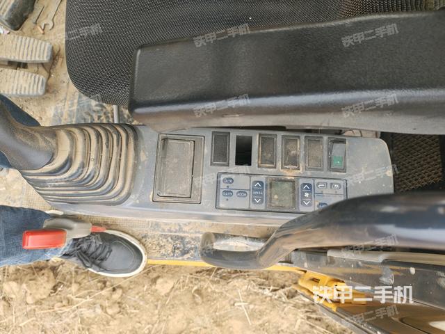 座椅左側(cè)控制臺(tái)/音響/含左手柄（駕駛室部分）