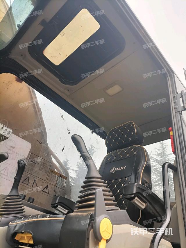 頂棚整體(駕駛室部分) 頂棚整體(駕駛室部分)