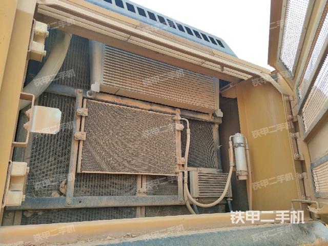 散热器正面(大件舱室) 散热器正面(大件舱室)