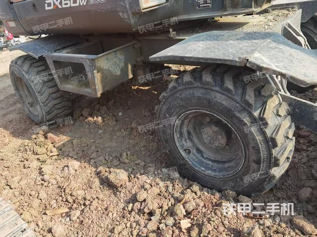 右側(cè)履帶整體?（行走機構(gòu)）