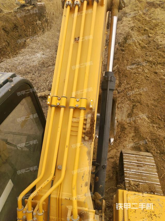 大臂背部俯視（工作和回轉(zhuǎn)裝置）