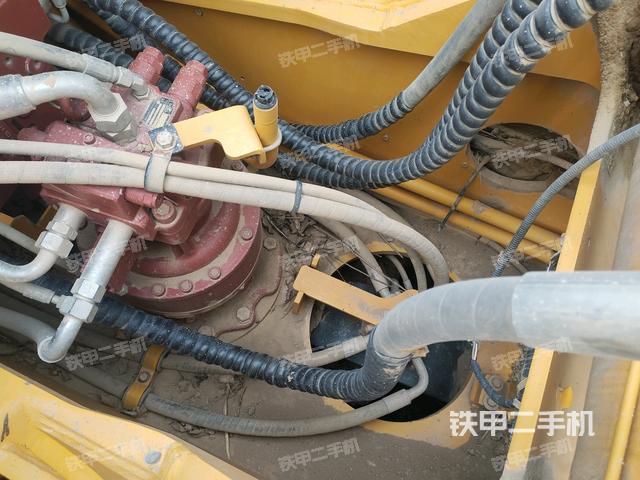 回轉(zhuǎn)馬達(dá)（上車部件）